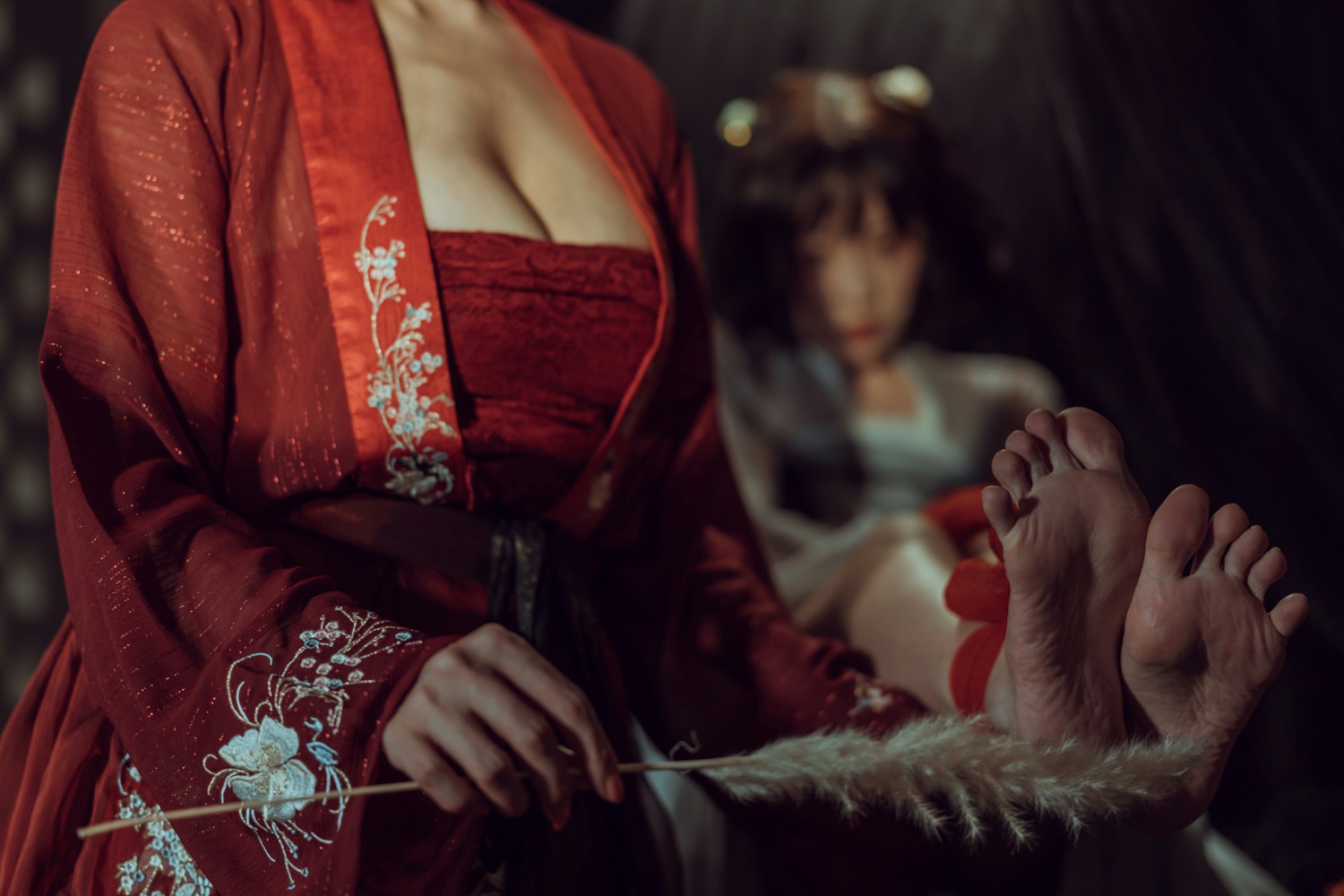 秋和柯基(夏小秋秋秋) - 昏红帐